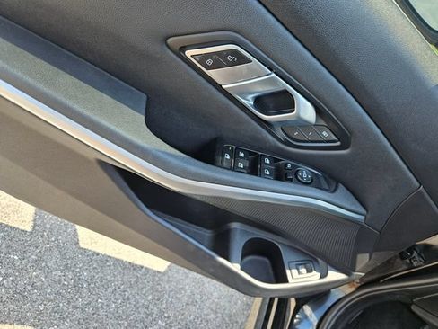 Used 2019 BMW 330i Sedan w/ Convenience Package RWD image 11