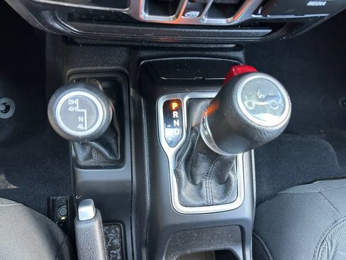 Used 2019 Jeep Wrangler Unlimited Sport S AWD/4WD image 23