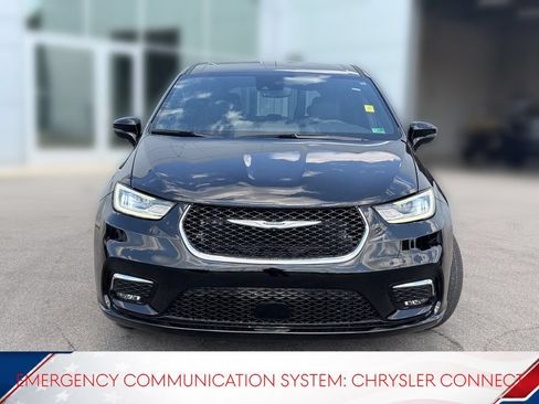 Used 2025 Chrysler Pacifica Select FWD image 5