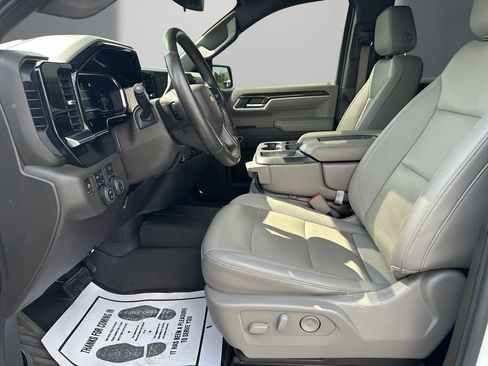 Used 2022 Chevrolet Silverado 1500 LT AWD/4WD image 12