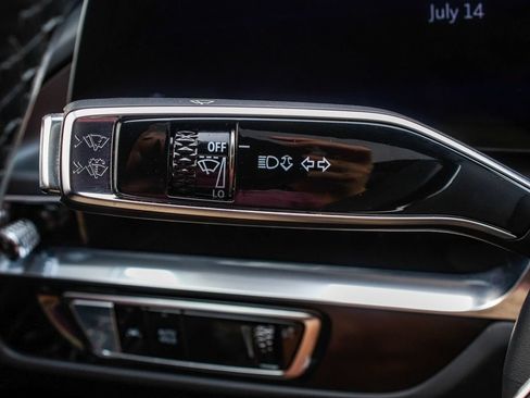 Used 2024 Cadillac Lyriq Tech w/ Driver Assist Package AWD/4WD image 27