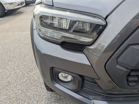 Used 2020 Toyota Tacoma TRD Off-Road image 10