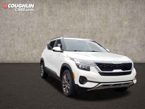 Used 2023 Kia Seltos S w/ Navigation Package image 1