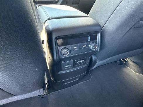 Certified 2023 GMC Acadia SLE w/ Driver Convenience Package image 20