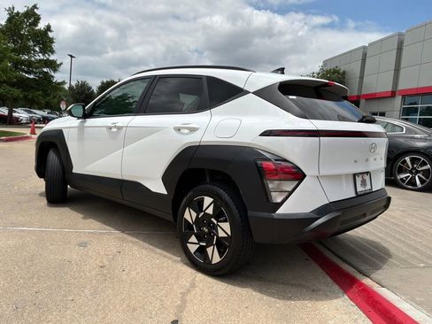 Used 2024 Hyundai Kona SEL AWD/4WD image 7