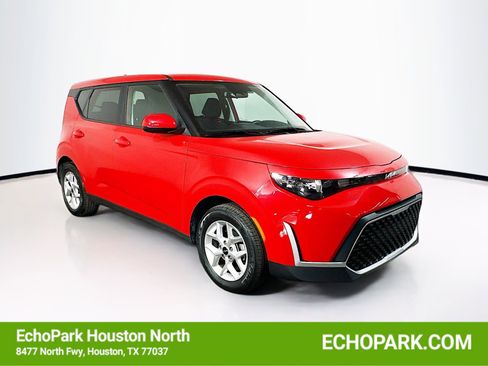 Used 2025 Kia Soul LX w/ LX Technology Package FWD image 1