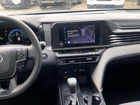Used 2025 Toyota Camry LE FWD image 7