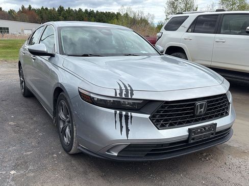 Used 2024 Honda Accord EX image 2