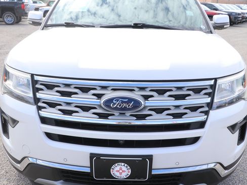 Used 2018 Ford Explorer Limited w/ Equipment Group 301A AWD/4WD image 2