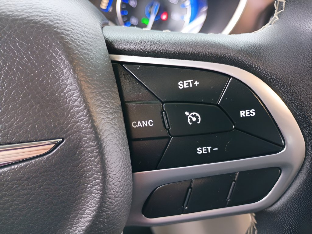 Used 2023 Chrysler Voyager LX FWD image 27
