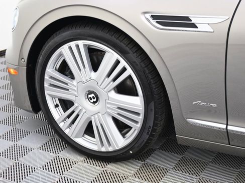 New 2026 Bentley Flying Spur Plug-In Hybrid image 21