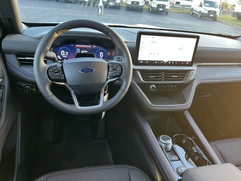 New 2026 Ford Explorer Platinum image 16