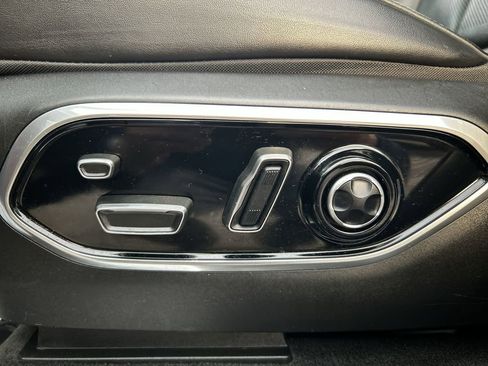 Used 2021 Jeep Grand Cherokee L Overland w/ Luxury Tech Group IV image 12