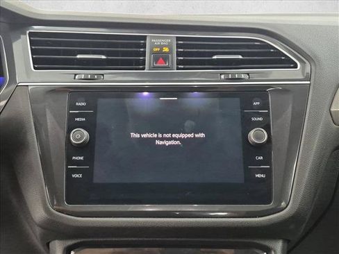 Used 2022 Volkswagen Tiguan SE FWD image 13