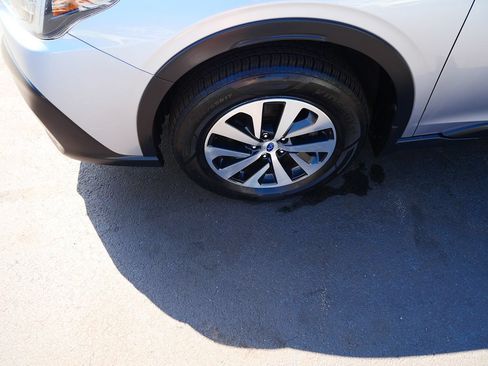 Used 2020 Subaru Outback Premium AWD/4WD image 34
