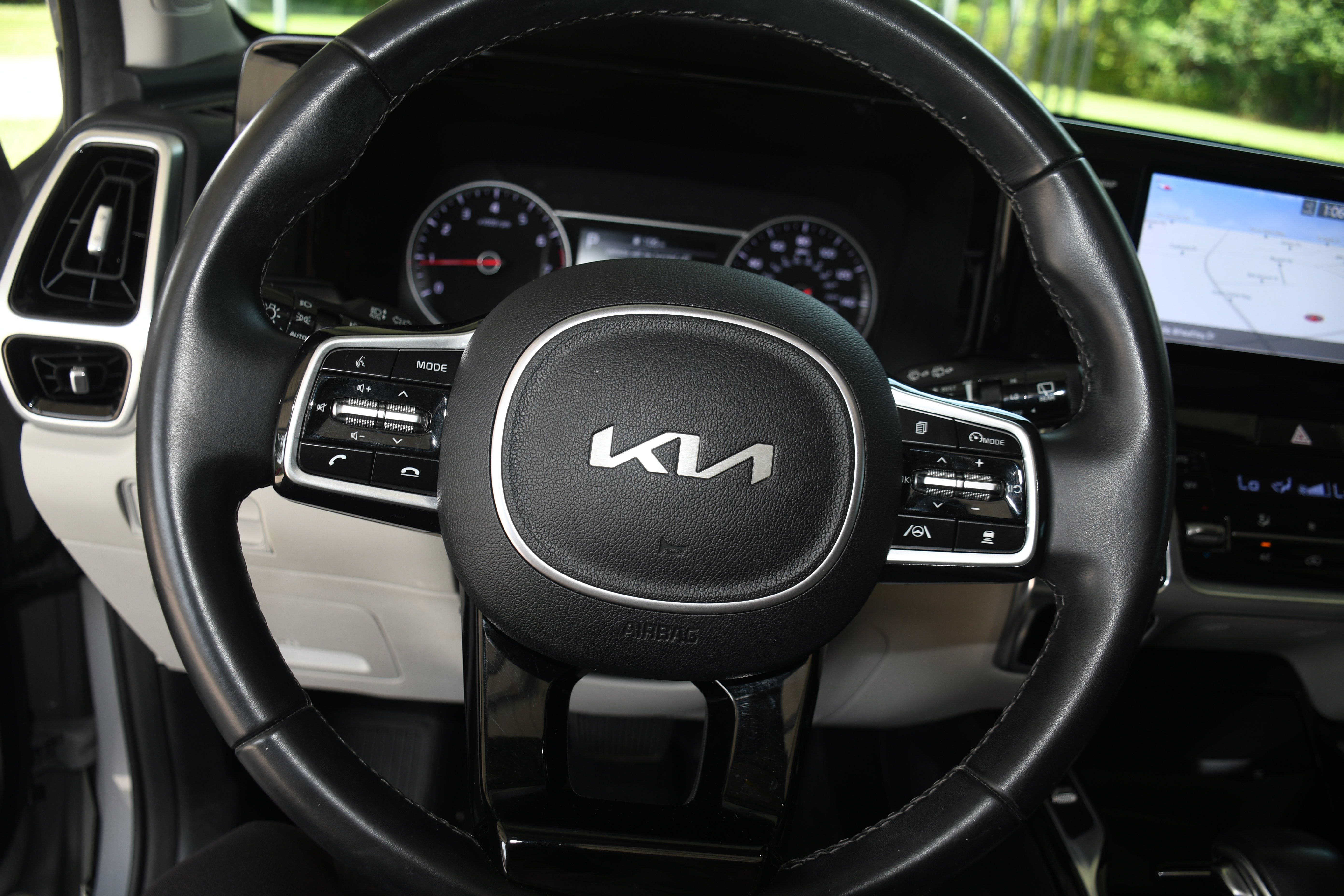 Used 2022 Kia Sorento SX AWD/4WD image 13
