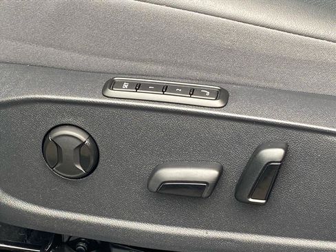 Used 2023 Volkswagen ID.4 Pro S image 10