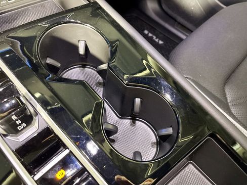 Used 2025 Volkswagen Atlas Peak Edition SE image 15