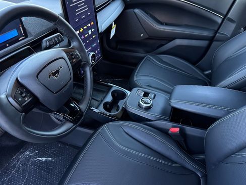 Used 2024 Ford Mustang Mach-E Premium image 9