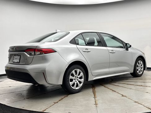 Used 2023 Toyota Corolla LE FWD image 5
