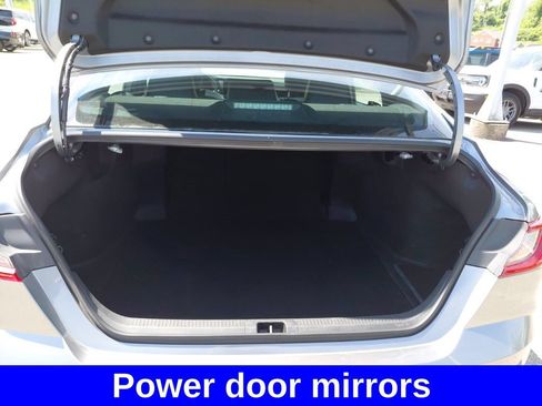 Used 2025 Toyota Camry SE FWD image 15