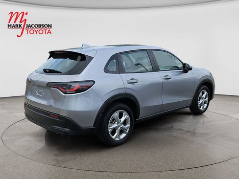 Used 2023 Honda HR-V LX image 5