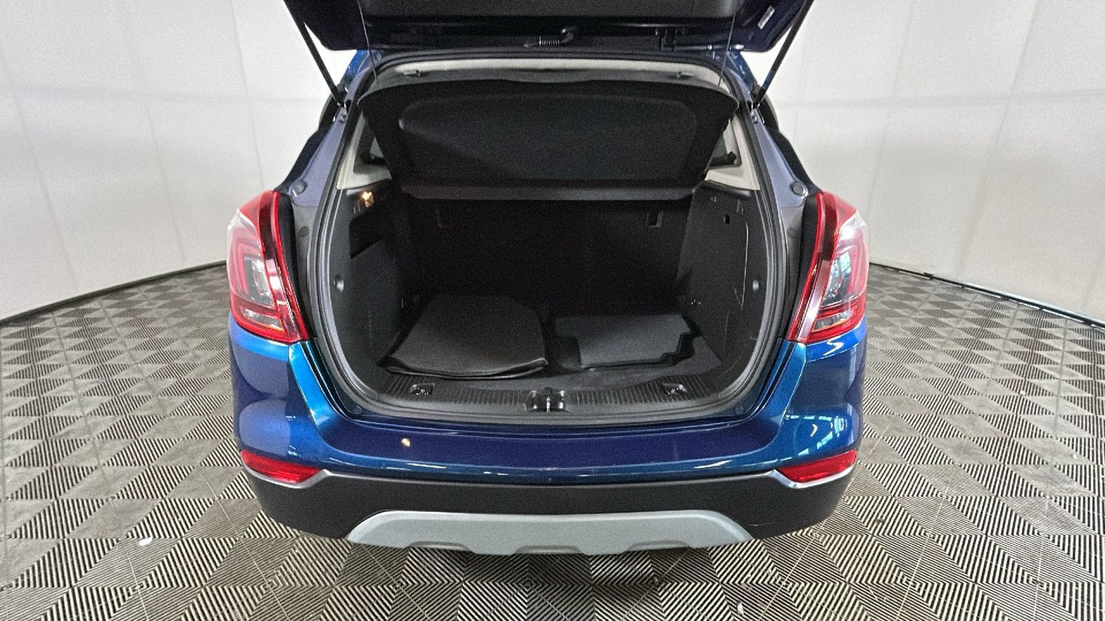 Used 2019 Buick Encore Preferred AWD/4WD image 33