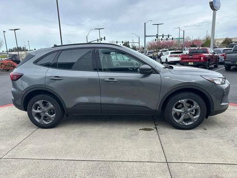 Used 2025 Ford Escape ST-Line AWD/4WD image 5