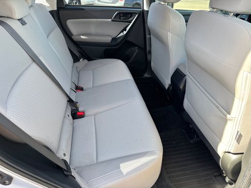 Used 2017 Subaru Forester 2.5i w/ Alloy Wheel Package image 11