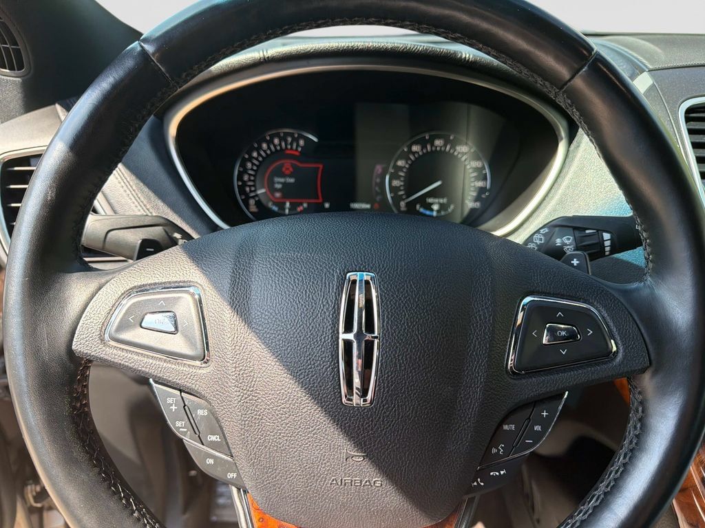 Used 2017 Lincoln MKX Reserve AWD/4WD image 27