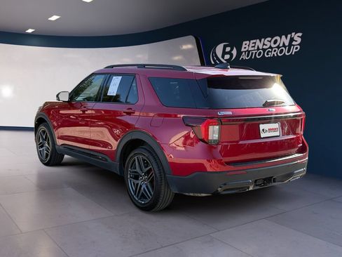 Used 2025 Ford Explorer ST-Line w/ ST-Line Street Pack AWD/4WD image 3