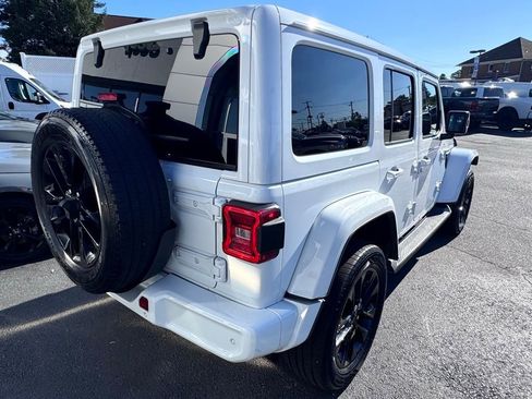Used 2021 Jeep Wrangler Unlimited Sahara AWD/4WD image 7