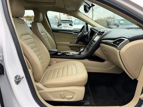 Used 2016 Ford Fusion SE w/ Equipment Group 502A FWD image 25