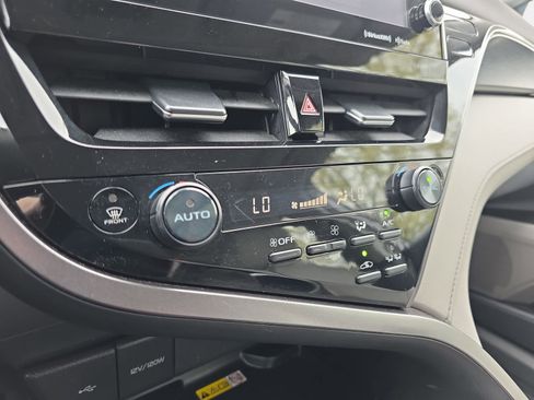 Used 2024 Toyota Camry XLE image 23