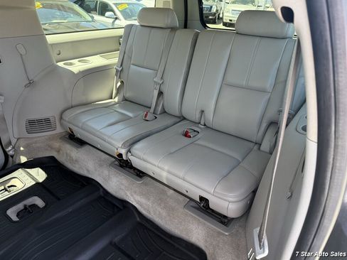 Used 2007 GMC Yukon XL SLT w/ SLT Preferred Equipment Group AWD/4WD image 22