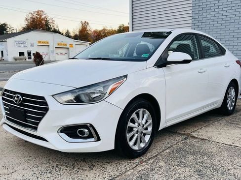 Used 2019 Hyundai Accent SEL image 1