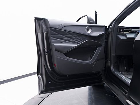 Used 2025 Lotus Eletre image 51