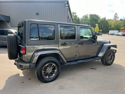 Used 2016 Jeep Wrangler Unlimited Sahara AWD/4WD image 5
