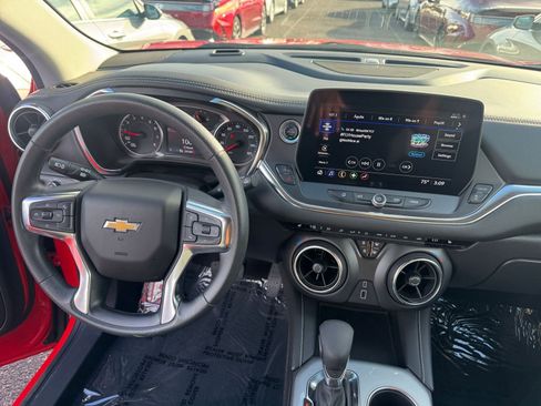 Used 2025 Chevrolet Blazer LT image 34