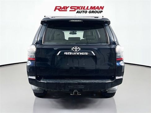 Used 2017 Toyota 4Runner SR5 image 6