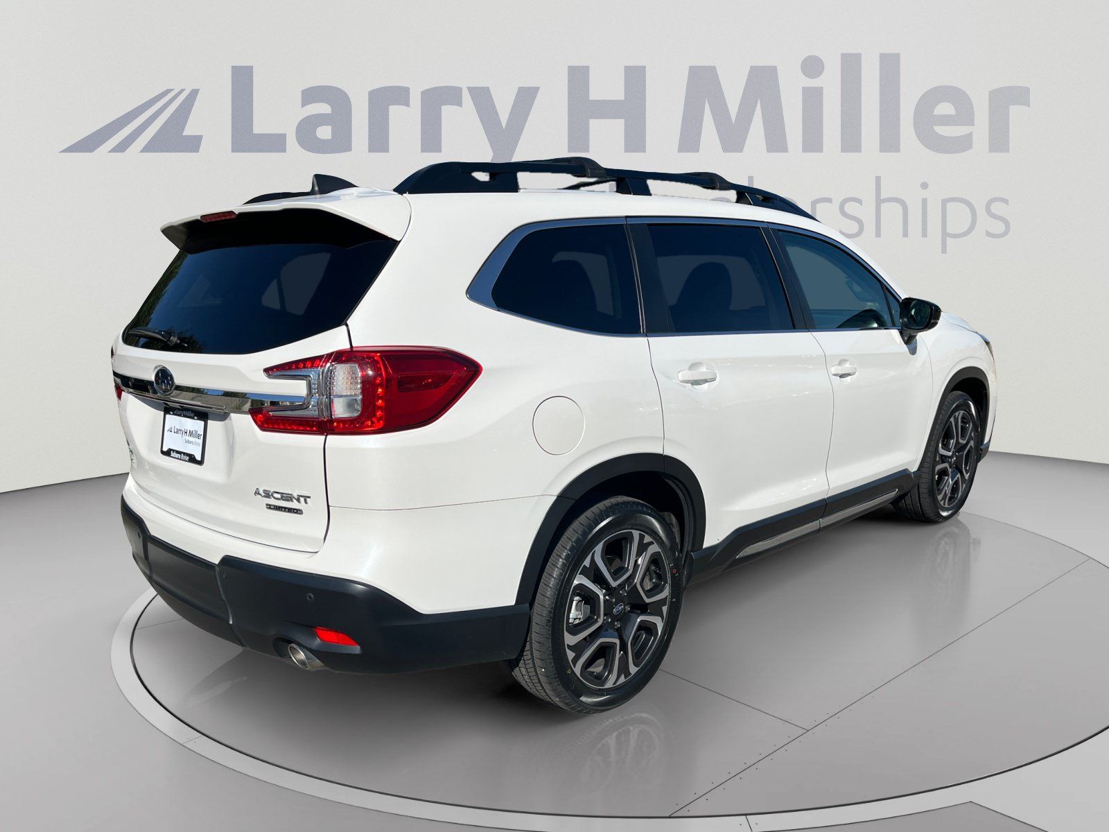 Used 2025 Subaru Ascent Limited AWD/4WD image 5