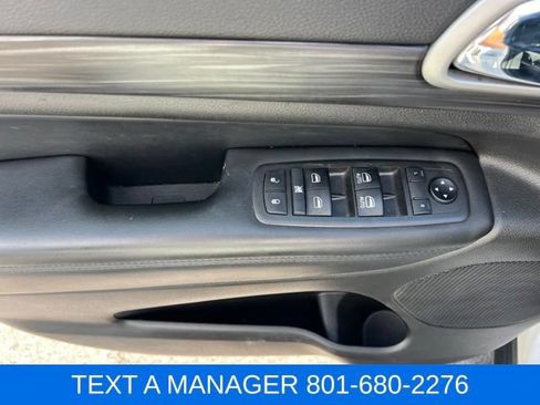 Used 2021 Jeep Grand Cherokee Laredo w/ Security & Convenience Group AWD/4WD image 15