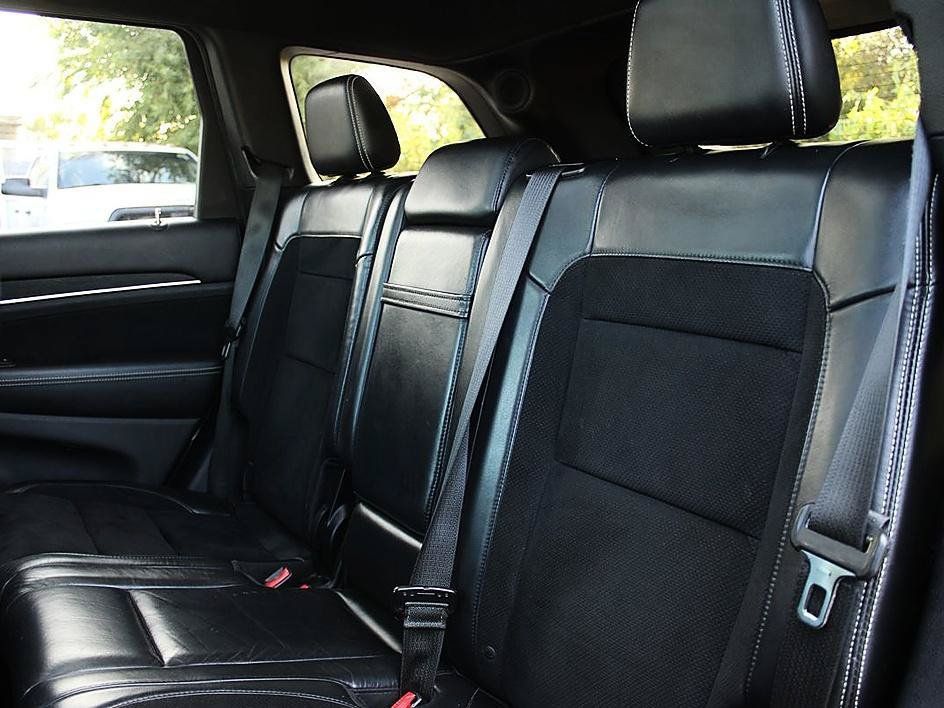 Used 2016 Jeep Grand Cherokee SRT AWD/4WD image 13