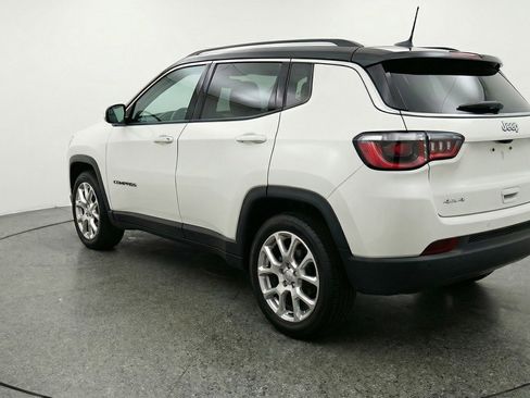 Used 2025 Jeep Compass Limited image 6
