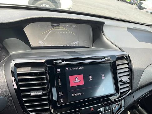 Used 2017 Honda Accord EX-L image 22