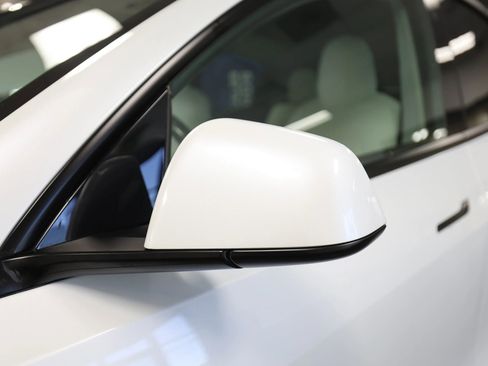 Used 2021 Tesla Model Y Long Range AWD/4WD image 13