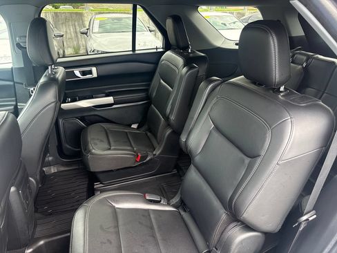 Used 2024 Ford Explorer XLT w/ Equipment Group 202A AWD/4WD image 14