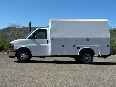New 2026 Chevrolet Express 3500 w/ Power Convenience Package RWD image 7