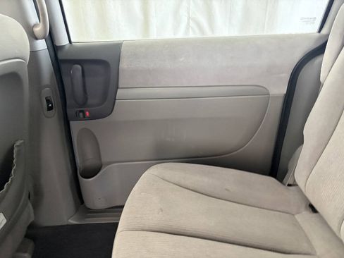 Used 2008 Kia Sedona LX FWD image 11
