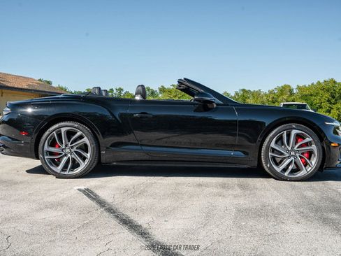 Used 2025 Bentley Continental GT Speed image 9